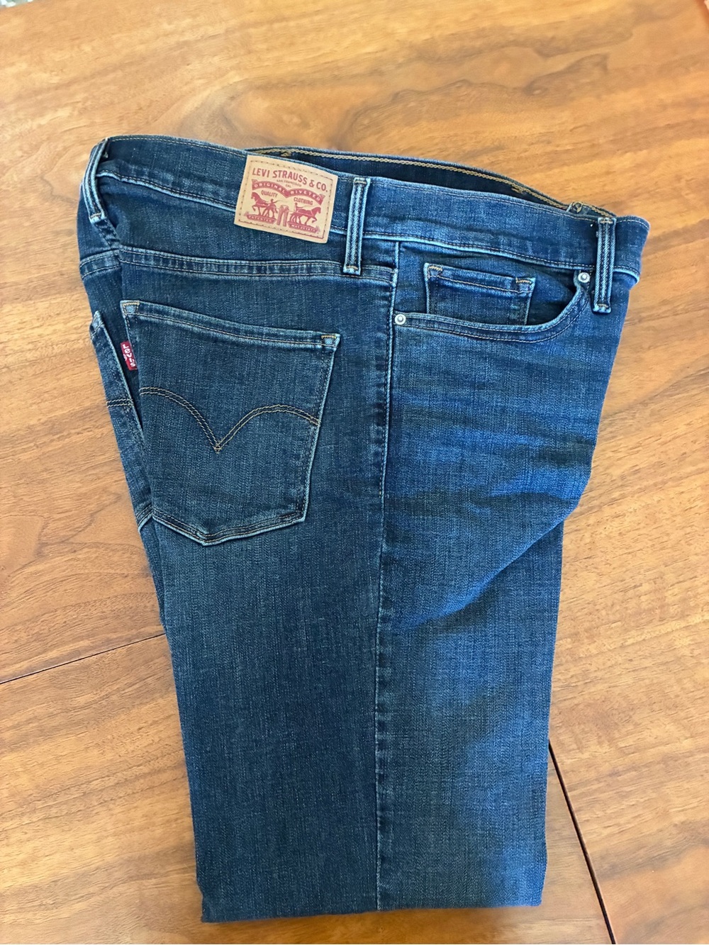 EUC Levi's 314 Women’s Blue Denim Jeans